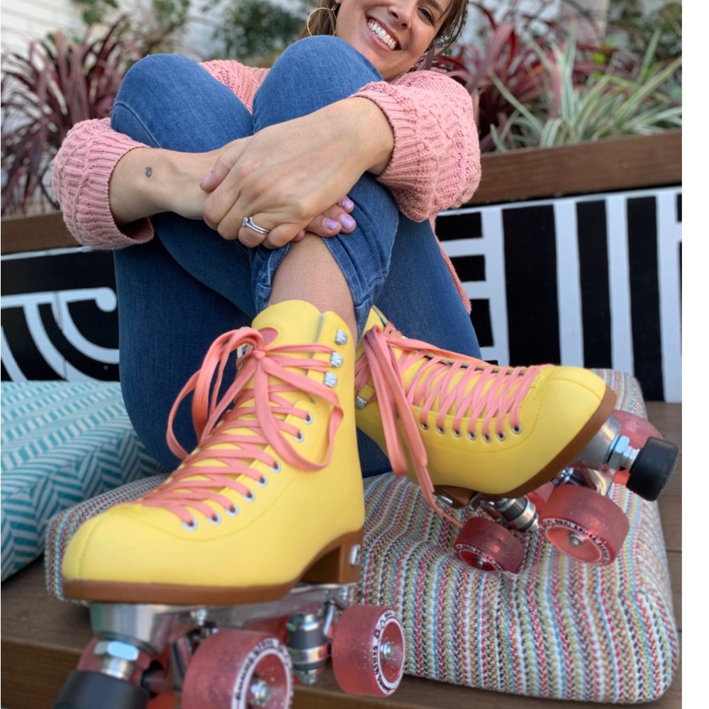 Moxi skates beach bunny